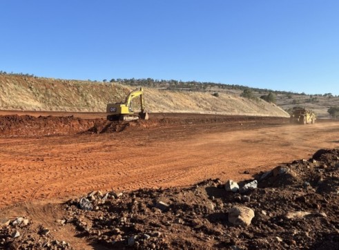 36-50 tonne Excavators 2