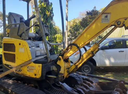 Excavator 1.7 tonne 2