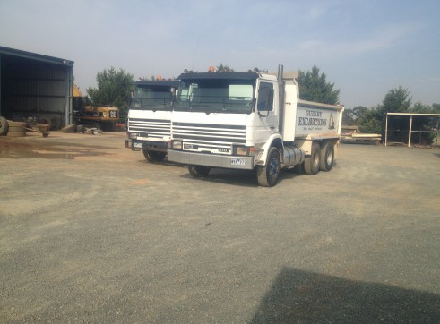 Excavator Hire Cat 320D RR 2