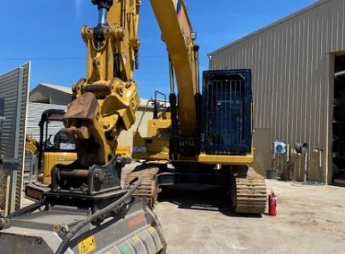 23T CAT 323FL Excavator with FAE Mulcher 2