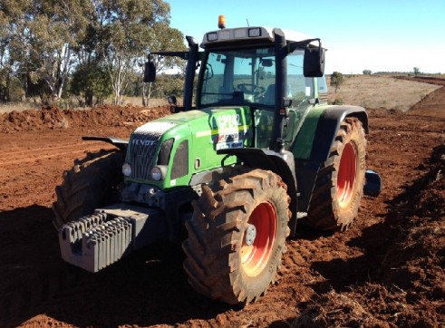 Fendt 716 Vario Tractor 160hp 4wd for hire 3