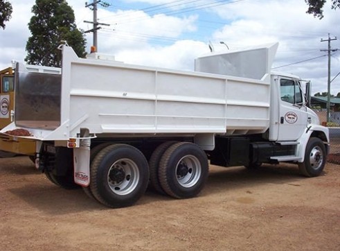 Freightliner Tipper