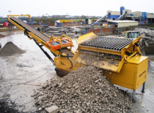 FTR150 Tracked Feeder