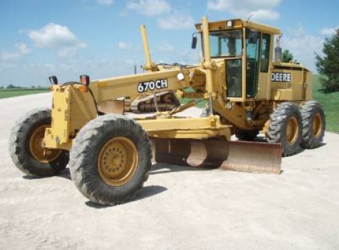 Grader John Deere 670CH