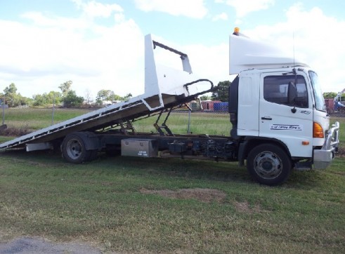 Hino 6 Ton capacity Tilt Truck (GVM12000) 1