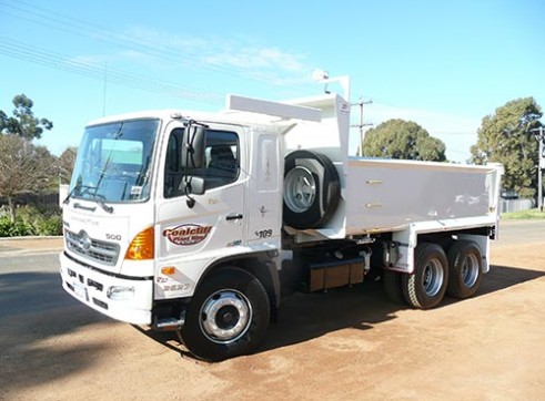 Hino 6 Wheel Tipper