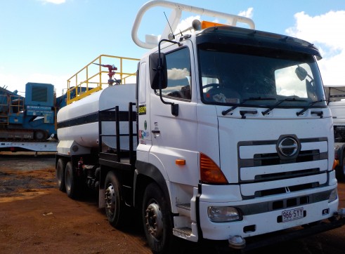 Hino 8 wheeler Watercart