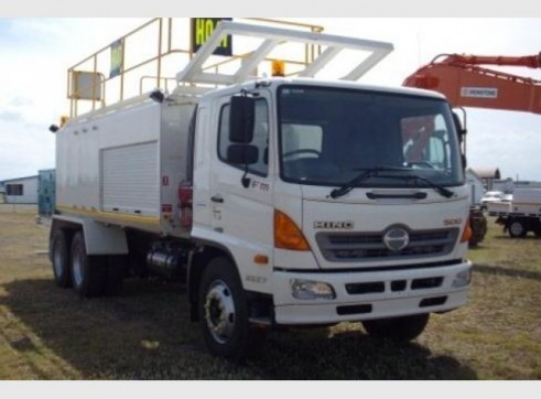 Hino FM Shrike Service Truck 1