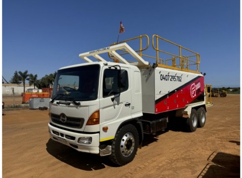 Hino FM500 Service Truck 8