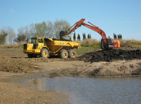 Hitachi ZX-225 Excavator 1