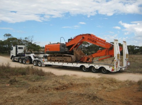 Hitachi zx330 excavator