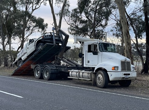 6x4 Tilt Tray Truck