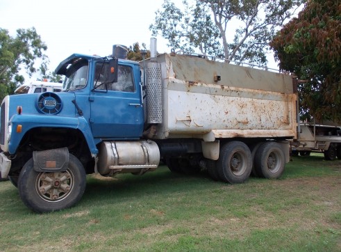 HV02 - Water/Tip Truck 1