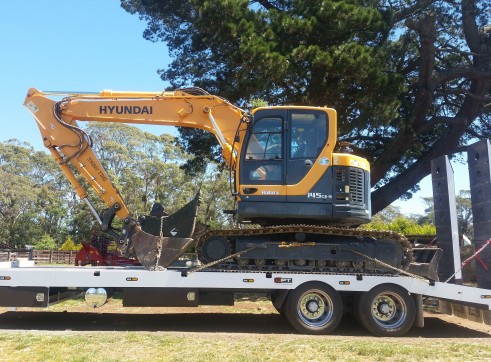 Hyundai 14.5 T Excavator 