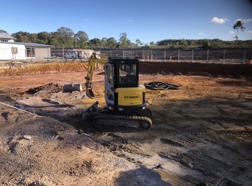 Hyundai 3.5 tonne Excavator 3