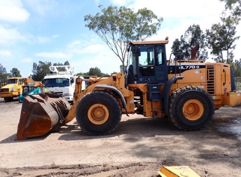 HYUNDAI HL770-9 LOADER 3