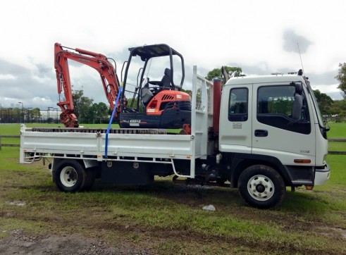 Isuzu FRR525 Tip Truck 3