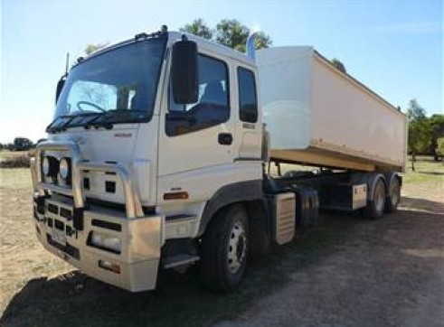 Isuzu Tandem Tipper 1