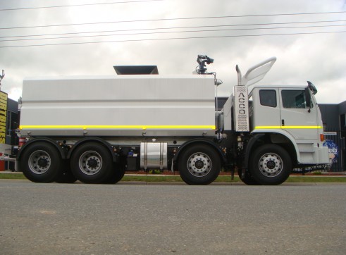 IVECO ACCO 8X4 18,000LT WATER TRUCK