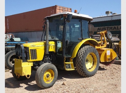 JOHN DEERE 5220 TRACTOR BROOM 3