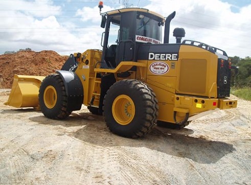 John Deere 624 Loader 1