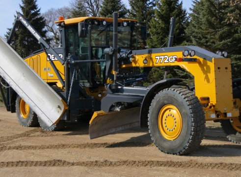 John Deere 772GP Grader