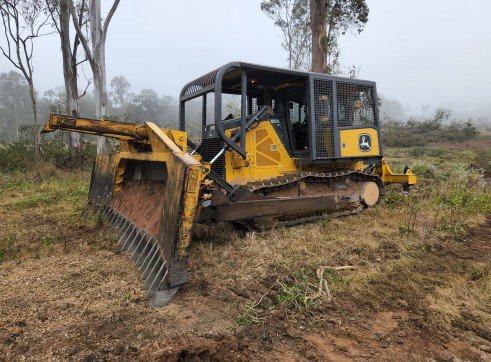 John Deere 850L Dozer (D6 size) 1