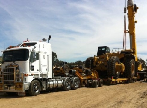 Kenworth Prime Mover - 4x8 Low Low Loader & 2x8 Dolly - 80 Tonne Capacity. 2