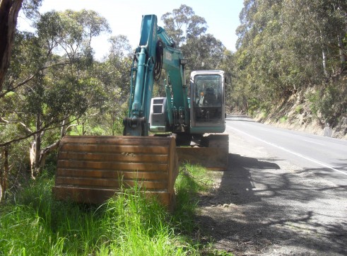 Kobelco SK135 Excavator 2