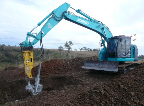 Kobelco SK235SR Excavator 3