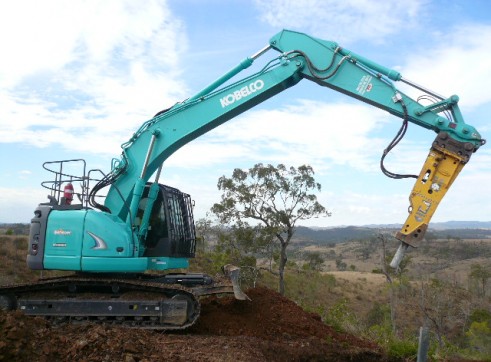 Kobelco SK235SR Excavator 4