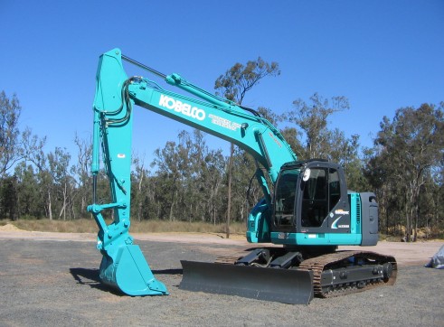 Kobelco SK235SR Excavator 5