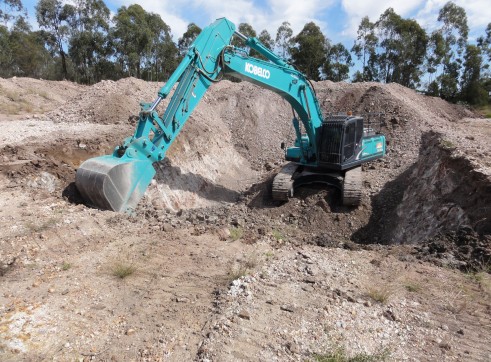 Kobelco SK350LC Excavator 5