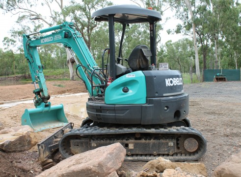 Kobelco SK55SR Excavator 3