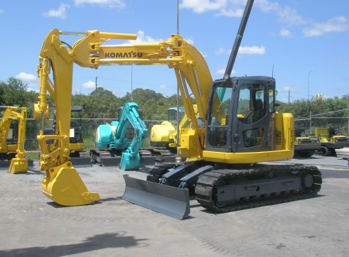 Komatsu 13 Tonne Excavator 