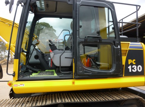 Komatsu 13 Tonne Excavator 4