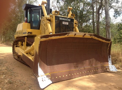 Komatsu D275 Ax5 Dozer 3