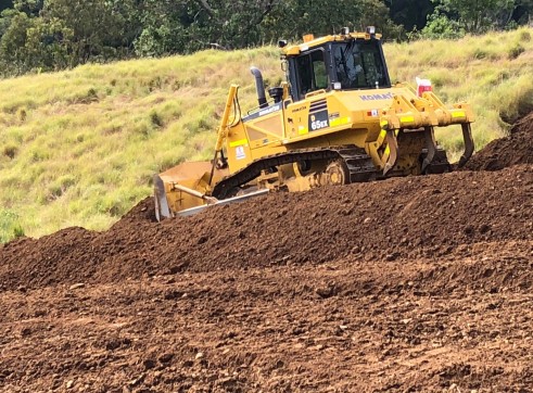 Komatsu D65 Dozer