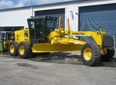 KOMATSU GD655-3 GRADER