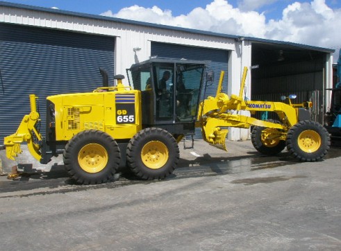 KOMATSU GD655-3 GRADER 2