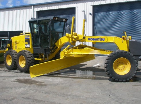 KOMATSU GD655-3 GRADER 3