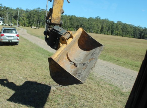 Komatsu PC138US-8 3