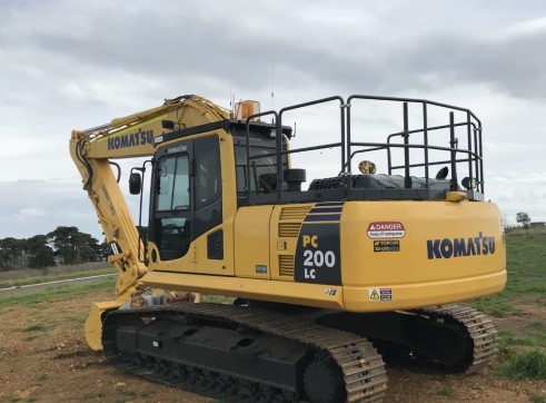 Komatsu PC200 with GPS 1