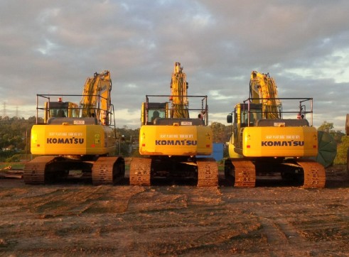 Komatsu PC210LC-8 Excavator