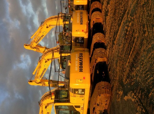 Komatsu PC210LC-8 Excavator 2