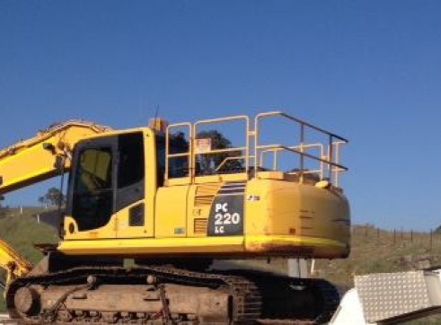 Komatsu PC220LC-8