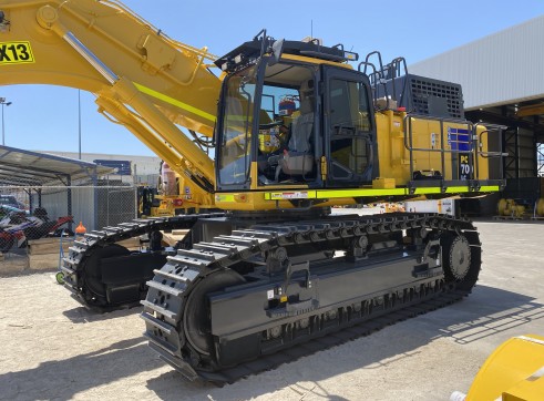 Komatsu PC700-11 70 t Excavator 1