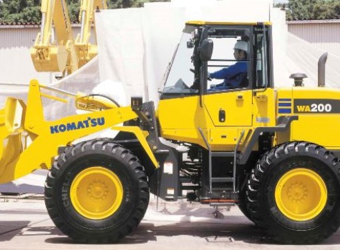 Komatsu WA200-6 Loader