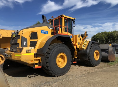 Volvo L220H Wheel Loader 2