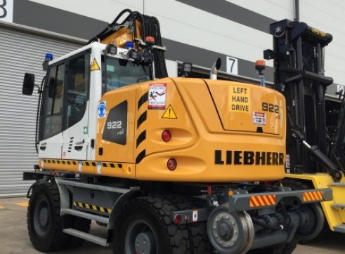 22T Hi-Rail Liebherr A922 Wheeled Excavator 2